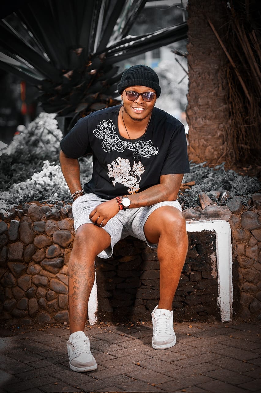 Tattoo artist at work